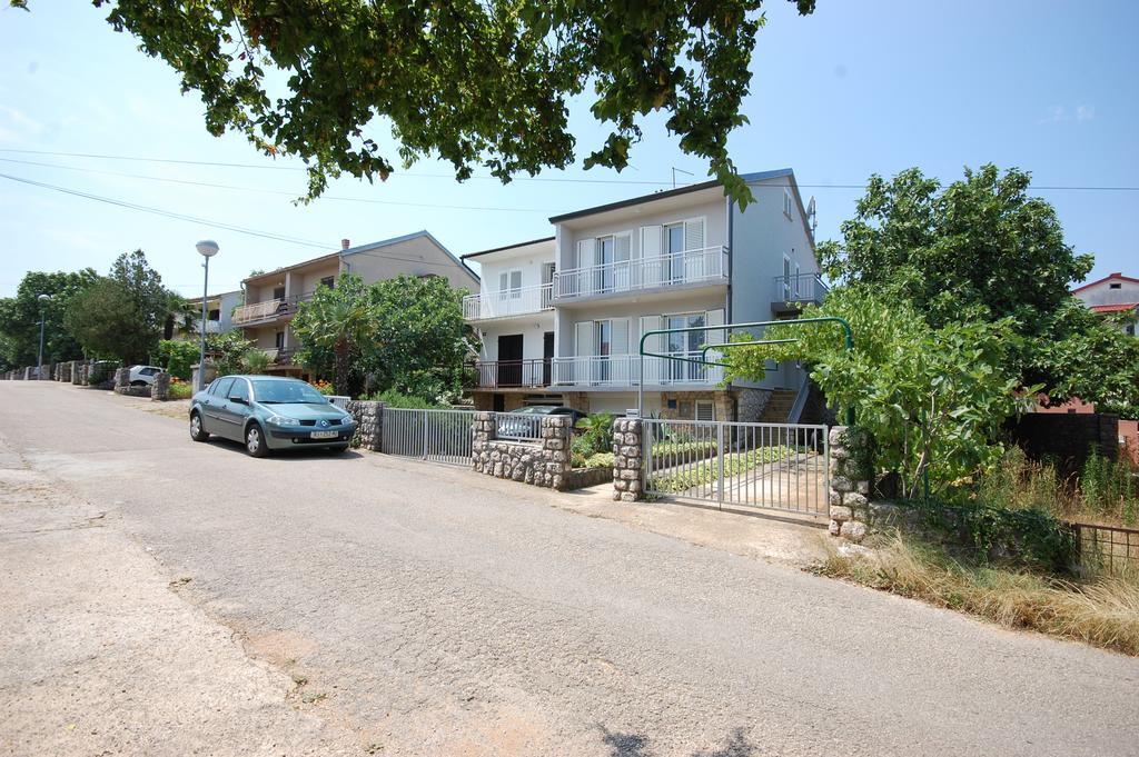 Apartments Jakobi By El-Pi Tours Njivice Exterior foto